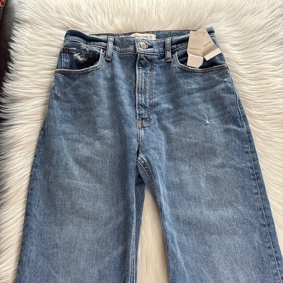 Abercrombie The 90’s Relaxed High Rise Jeans - Picture 3 of 8